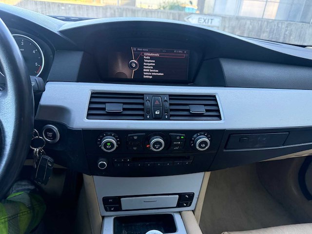 Bmw - 2009 - 520 - sedan - personenauto - afbeelding 21 van  29