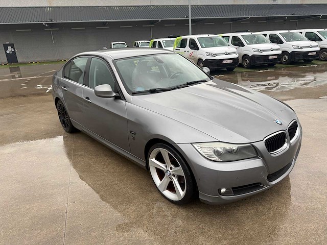Bmw - 2010 - 316 d - personenwagen - personenauto - afbeelding 32 van  35