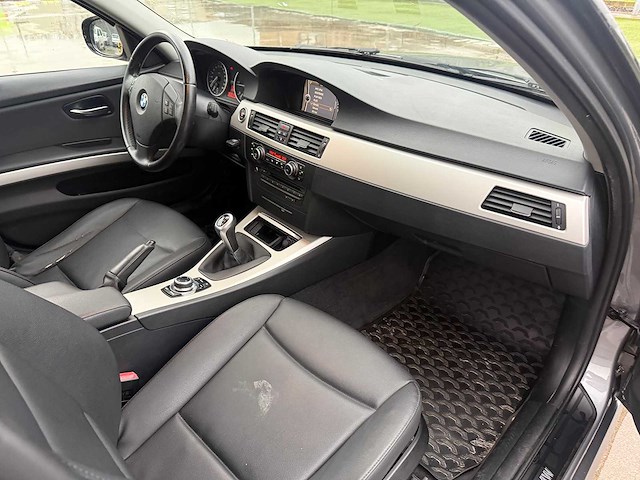 Bmw - 2010 - 316 d - personenwagen - personenauto - afbeelding 15 van  31