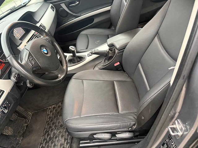 Bmw - 2010 - 316 d - personenwagen - personenauto - afbeelding 18 van  31