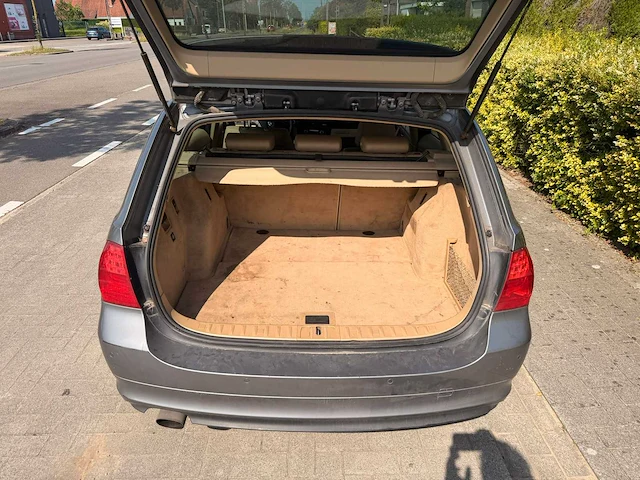 Bmw - 2010 - 318d - 318d - personenauto - afbeelding 5 van  18