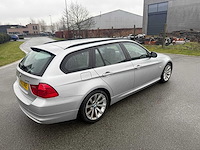 Bmw - 2010 - 320i - personenauto - afbeelding 3 van  19
