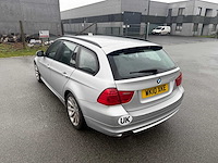 Bmw - 2010 - 320i - personenauto - afbeelding 17 van  19