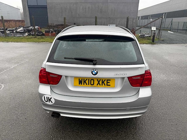 Bmw - 2010 - 320i - personenauto - afbeelding 19 van  19