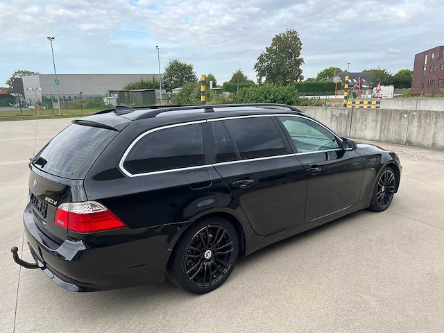 Bmw - 2010 - 520 - break - personenauto - afbeelding 2 van  38