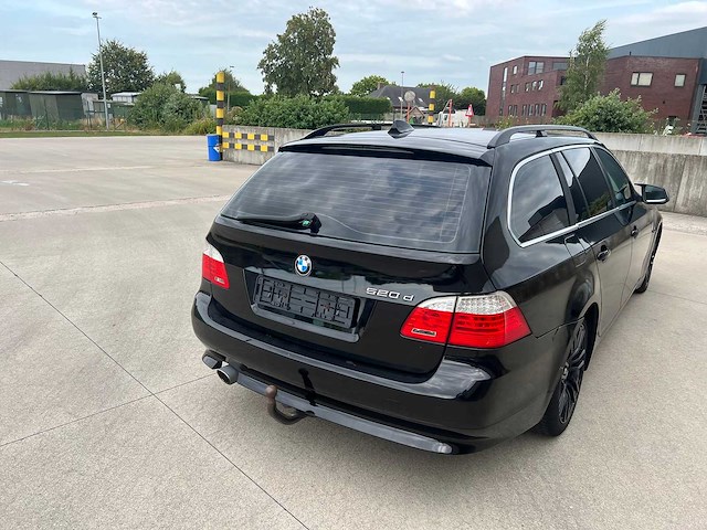 Bmw - 2010 - 520 - break - personenauto - afbeelding 5 van  38
