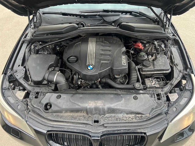 Bmw - 2010 - 520 - break - personenauto - afbeelding 15 van  38