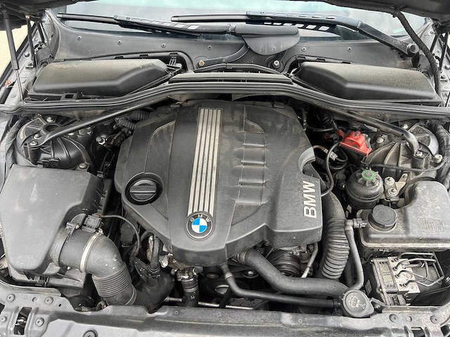 Bmw - 2010 - 520 - break - personenauto - afbeelding 16 van  38