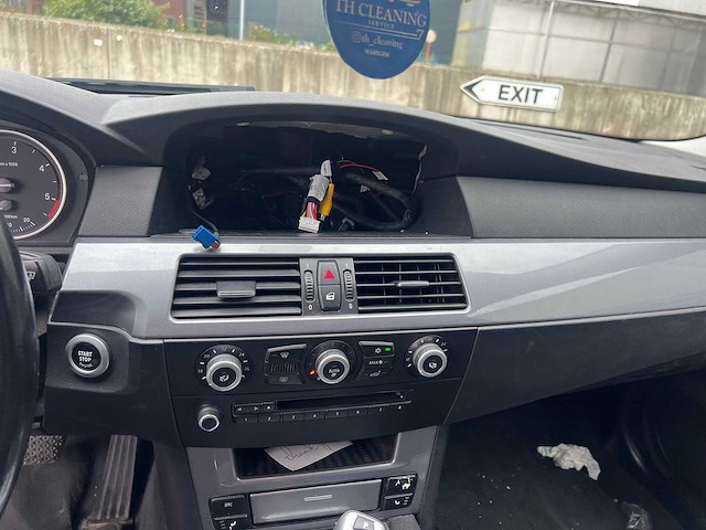 Bmw - 2010 - 520 - break - personenauto - afbeelding 22 van  38