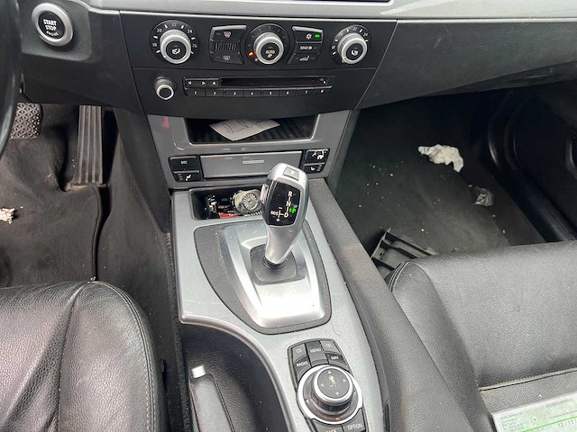 Bmw - 2010 - 520 - break - personenauto - afbeelding 24 van  38