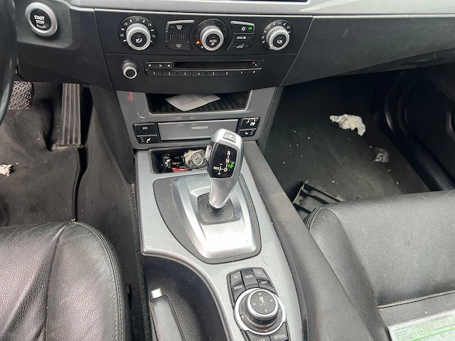 Bmw - 2010 - 520 - break - personenauto - afbeelding 30 van  38