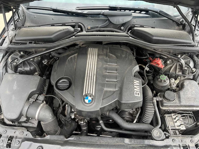 Bmw - 2010 - 520 - break - personenauto - afbeelding 16 van  38