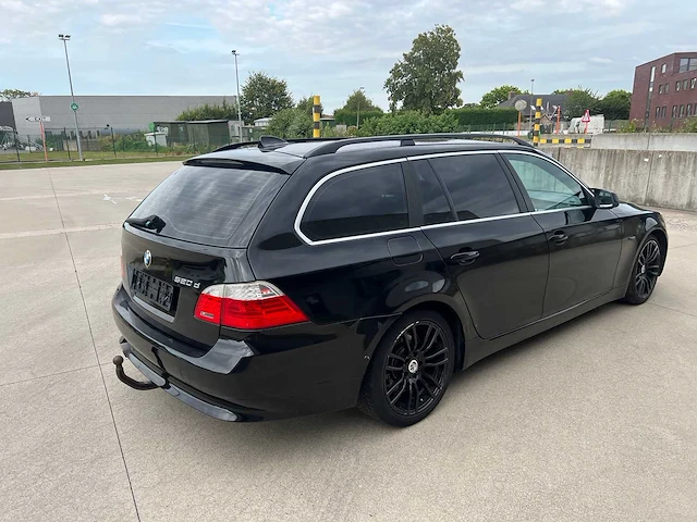 Bmw - 2010 - 520 - break - personenauto - afbeelding 3 van  38