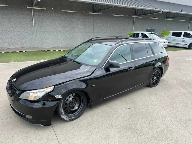 Bmw - 2010 - 520 - break - personenauto - afbeelding 1 van  38
