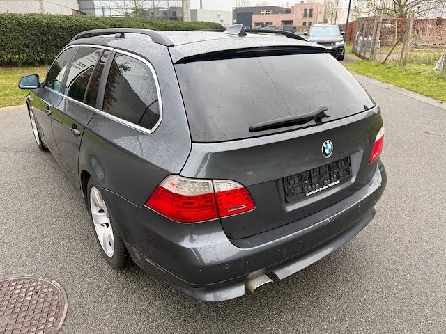 Bmw - 2010 - 520d - personenauto - afbeelding 4 van  28