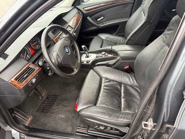 Bmw - 2010 - 520d - personenauto - afbeelding 11 van  28