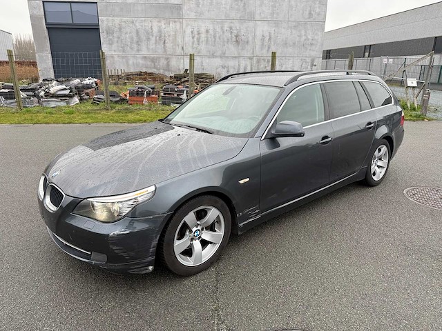Bmw - 2010 - 520d - personenauto - afbeelding 1 van  28