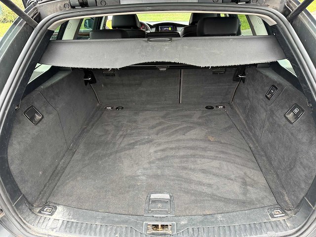 Bmw - 2010 - 520d - personenauto - afbeelding 15 van  28