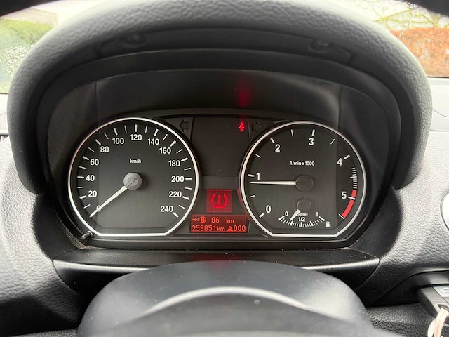 Bmw - 2011 - 116 d - personen - personenauto - afbeelding 17 van  25