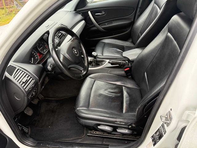 Bmw - 2011 - 116 d - personen - personenauto - afbeelding 9 van  19
