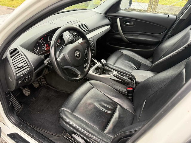 Bmw - 2011 - 116 d - personen - personenauto - afbeelding 11 van  19