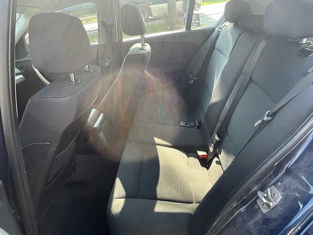 Bmw - 2011 - 118d - personenauto - afbeelding 8 van  23