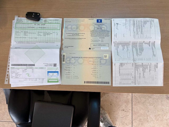 Bmw - 2011 - 118d - personenauto - afbeelding 16 van  23