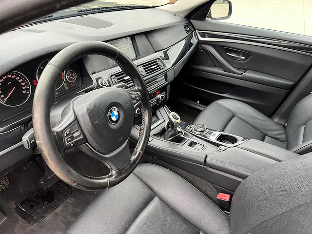 Bmw - 2011 - 520 d - break - personenauto - afbeelding 1 van  3