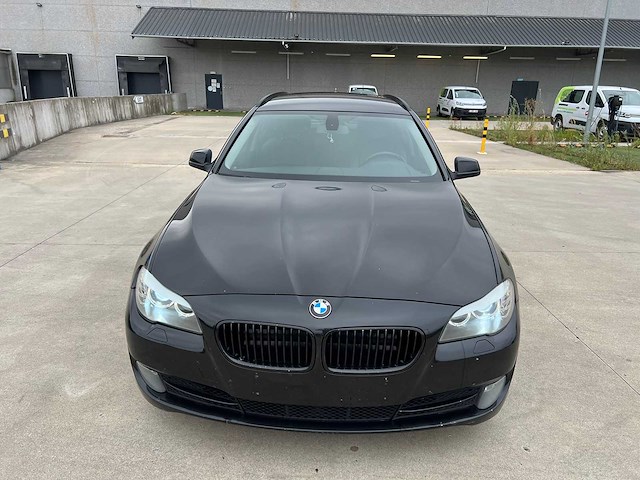 Bmw - 2011 - 520 d - break - personenauto - afbeelding 2 van  3