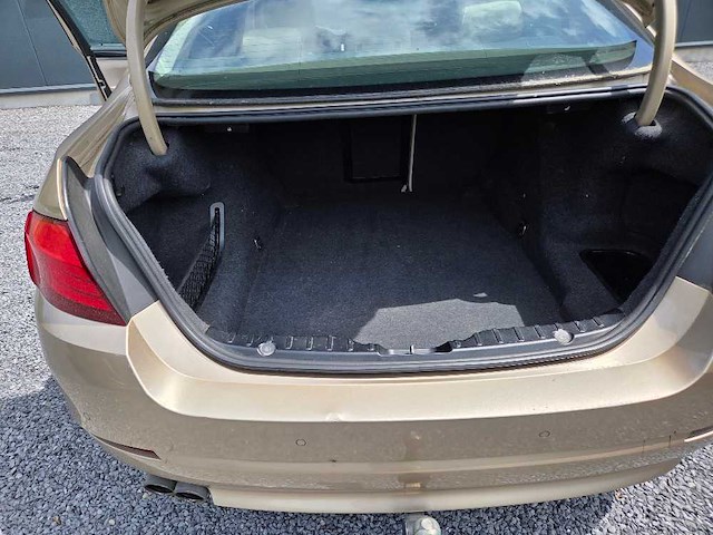 Bmw - 2011 - 520d sedan - personenauto - afbeelding 3 van  19