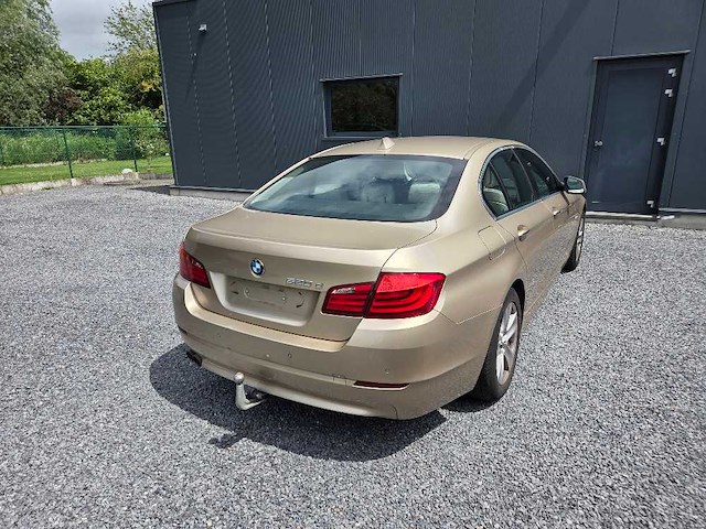 Bmw - 2011 - 520d sedan - personenauto - afbeelding 13 van  19