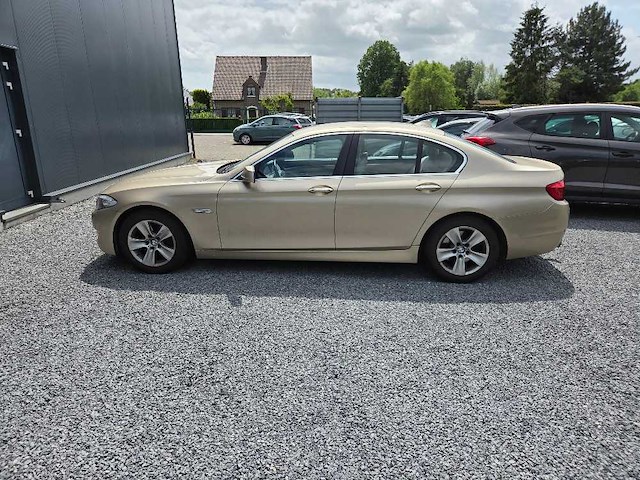 Bmw - 2011 - 520d sedan - personenauto - afbeelding 15 van  19