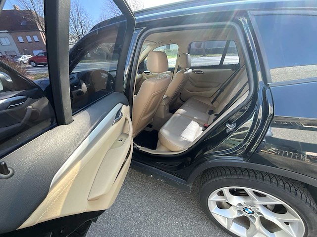 Bmw - 2011 - x1 - personenauto - afbeelding 6 van  24