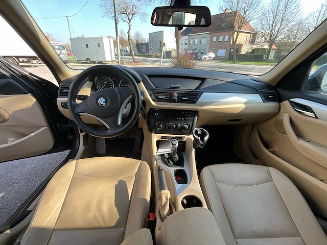 Bmw - 2011 - x1 - personenauto - afbeelding 8 van  24