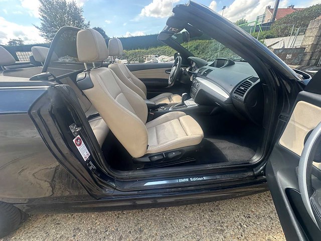 Bmw - 2012 - 118i cabrio - personenauto - afbeelding 15 van  46