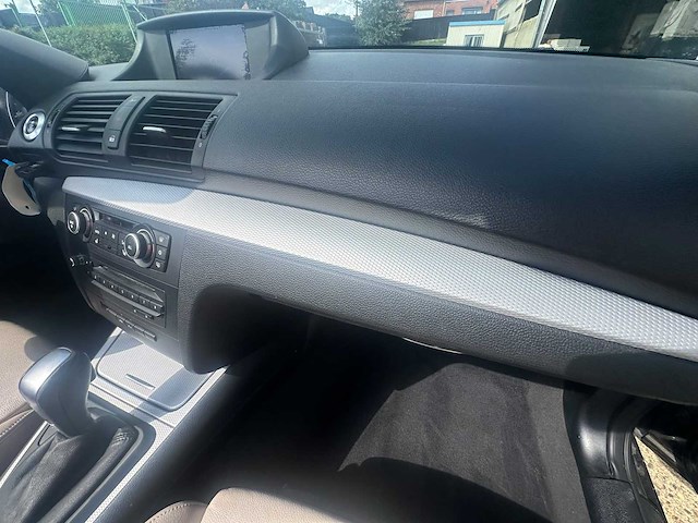 Bmw - 2012 - 118i cabrio - personenauto - afbeelding 20 van  46
