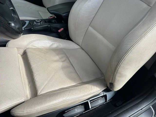 Bmw - 2012 - 118i cabrio - personenauto - afbeelding 32 van  46