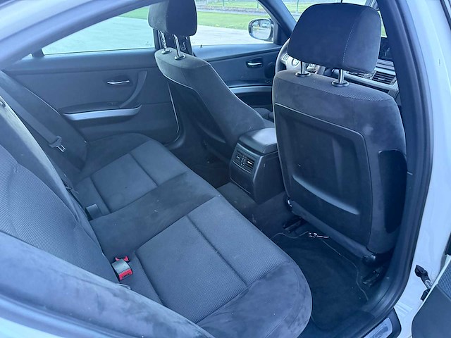 Bmw - 2012 - 316 d - personenauto - afbeelding 10 van  24