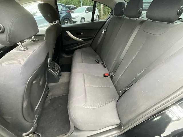 Bmw - 2012 - 316d - sedan - personenauto - afbeelding 33 van  40