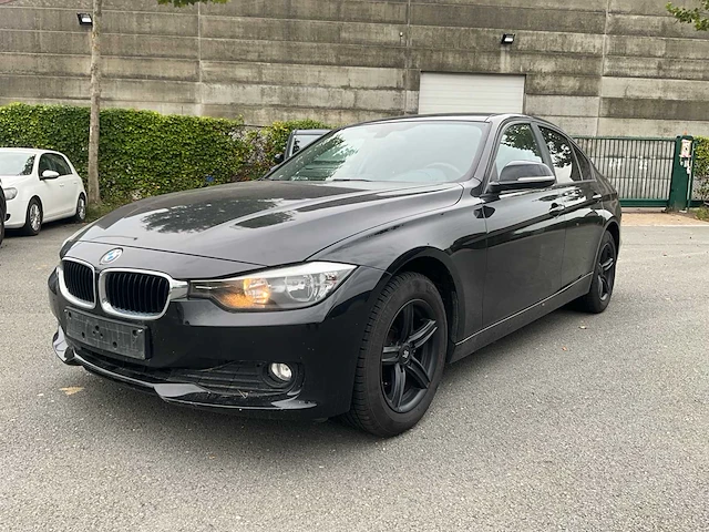 Bmw - 2012 - 316d - sedan - personenauto - afbeelding 31 van  40