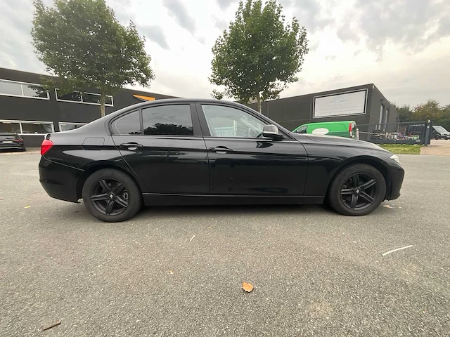 Bmw - 2012 - 316d - sedan - personenauto - afbeelding 40 van  40