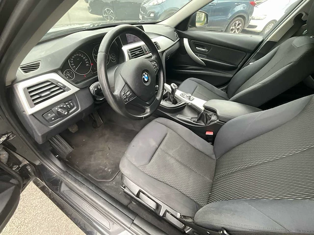 Bmw - 2012 - 316d - sedan - personenauto - afbeelding 30 van  40