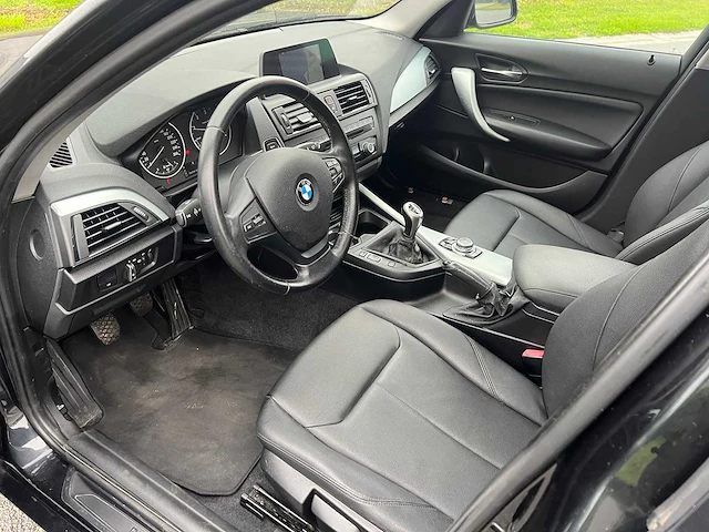 Bmw - 2013 - 118 d - - personenauto - afbeelding 14 van  22