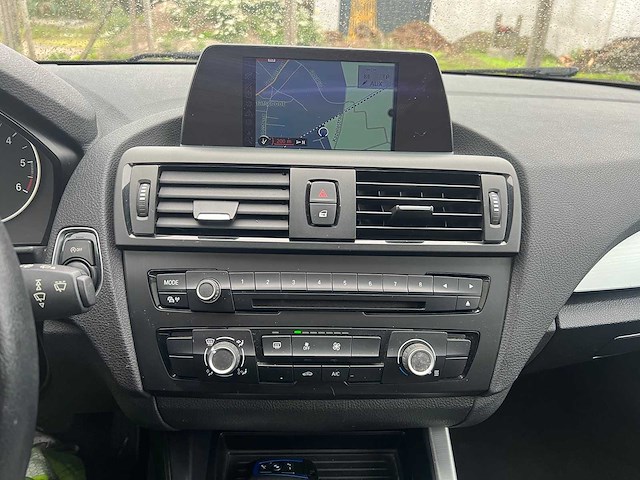 Bmw - 2013 - 118 d - personenauto - afbeelding 13 van  22