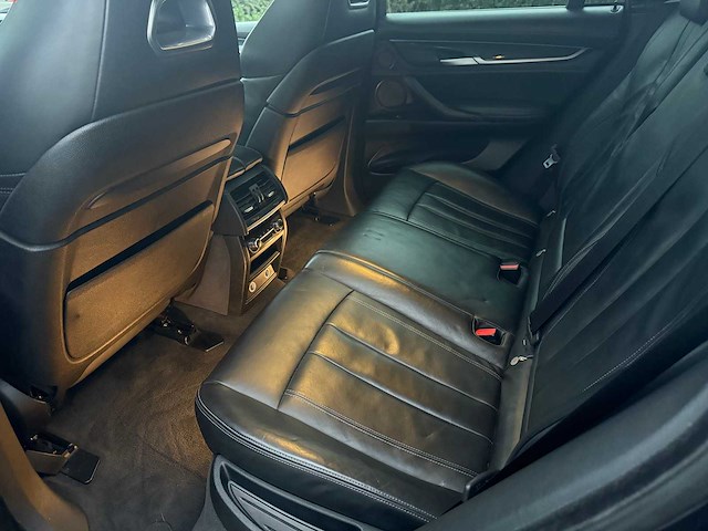 Bmw - 2015 - x5m - personenauto - afbeelding 22 van  37