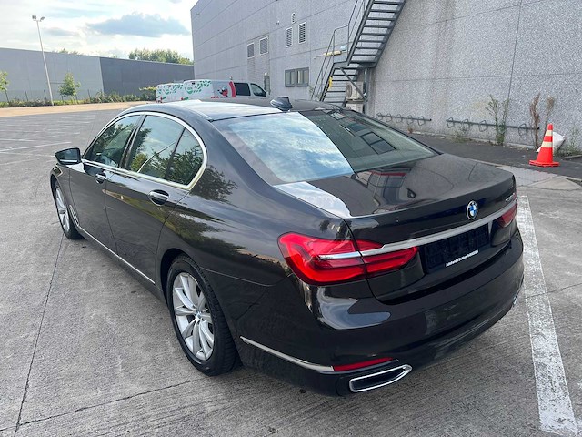 Bmw - 2016 - 730 d - personenauto - afbeelding 4 van  41