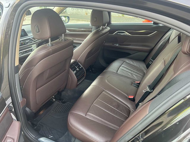 Bmw - 2016 - 730 d - personenauto - afbeelding 8 van  41