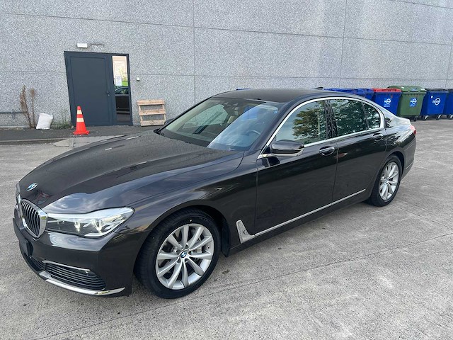 Bmw - 2016 - 730 d - personenauto - afbeelding 1 van  41