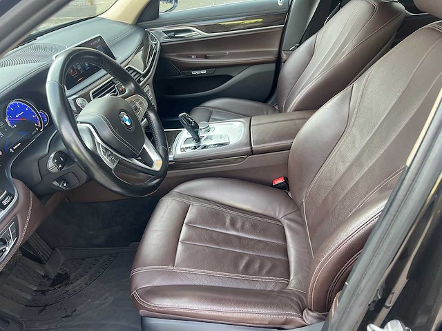 Bmw - 2016 - 730 d - personenauto - afbeelding 10 van  41
