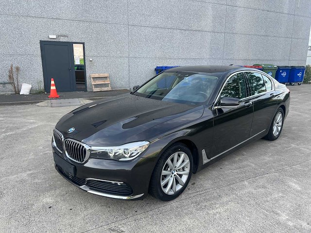 Bmw - 2016 - 730 d - personenauto - afbeelding 17 van  41